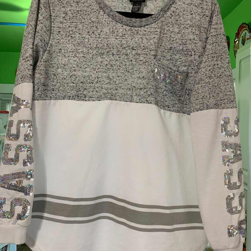 Ladies Rue 21 Sassy Top Large